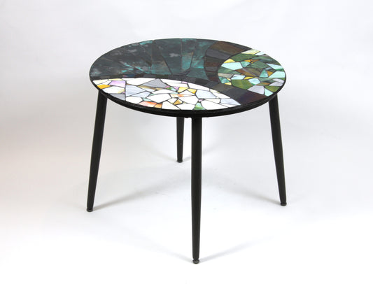 Rundt bord 3 – glasskunst av Berit Sviland | Galleri Drøbak