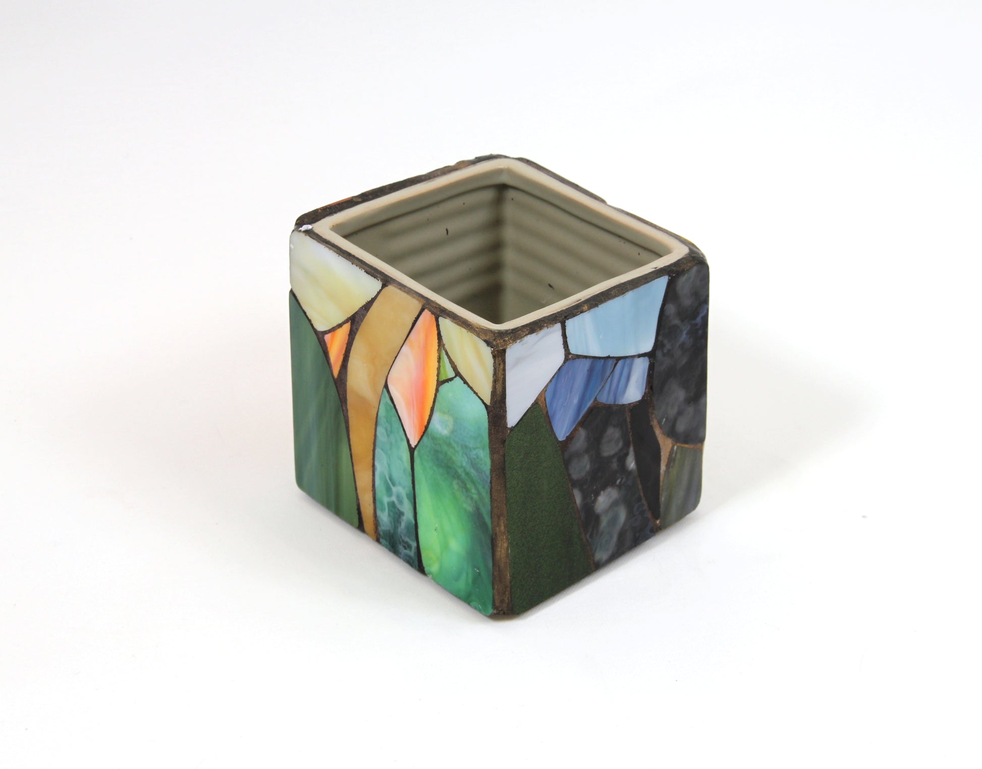 Skål 3 – glasskunst av Berit Sviland fra motsatt side