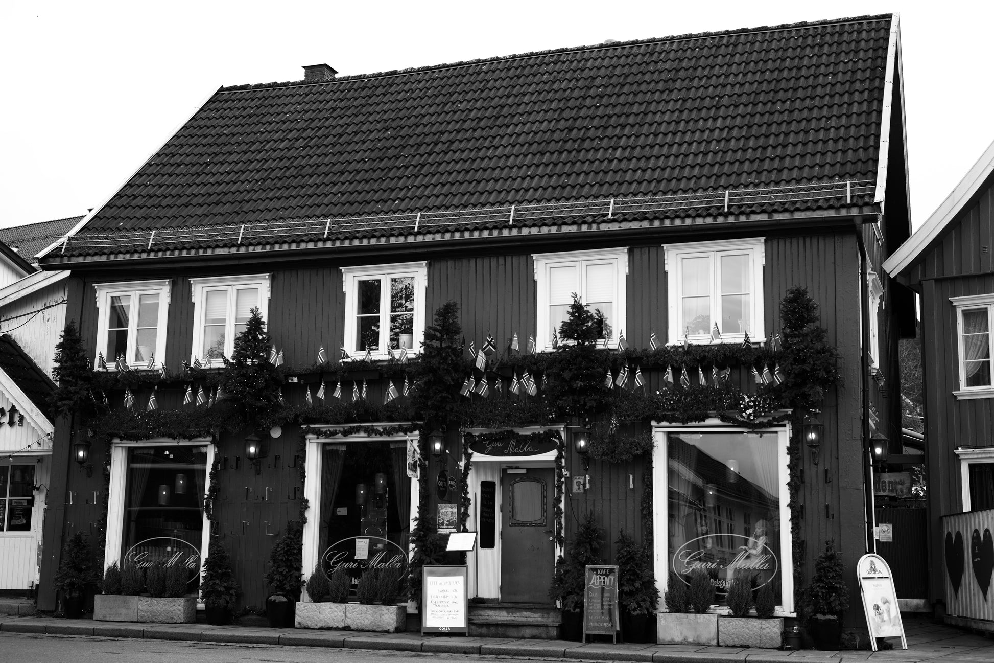 Drøbak - Cafe Drøbak – fotografi av Marit Junge | Galleri Drøbak