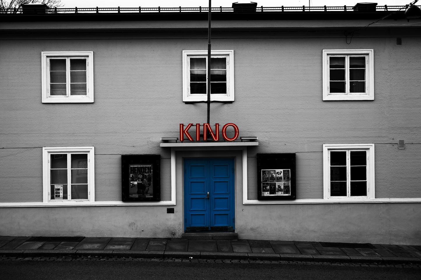 Drøbak - Kinoen i Storgata – fotografi av Marit Junge | Galleri Drøbak