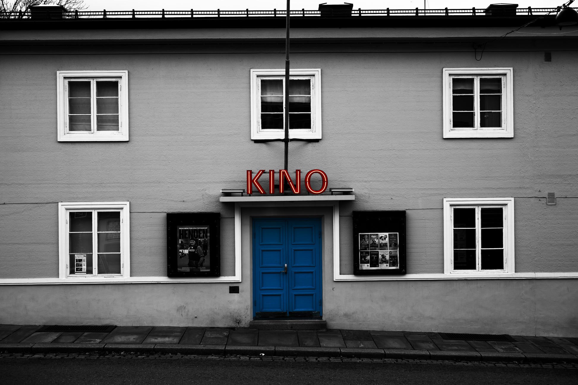 Drøbak - Kinoen i Storgata – fotografi av Marit Junge | Galleri Drøbak